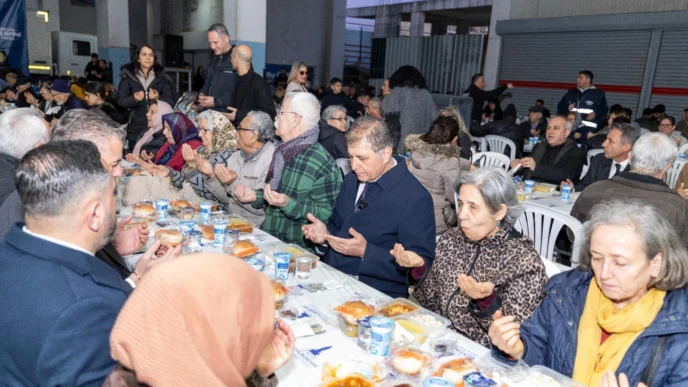 Başkan Tugay binlerce Bucalıyla aynı sofrada buluştu