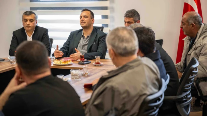 Bornova'da Başkan Eşki, muhtarlarla buluştu