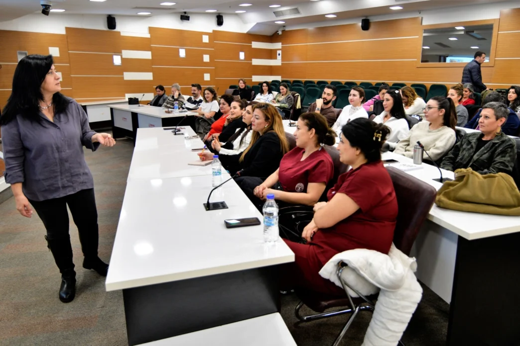Bornova'da personele toplumsal cinsiyet eşitliği eğitimi