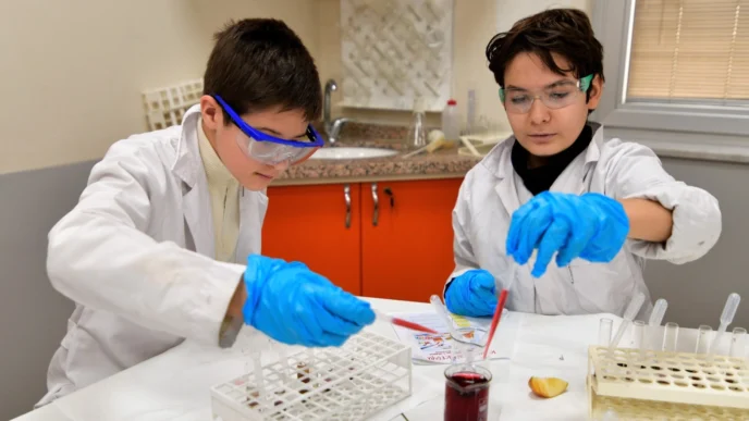 Bornovalı çocukların “Mutfakta Bilim” temasıyla keşif yolculuğu