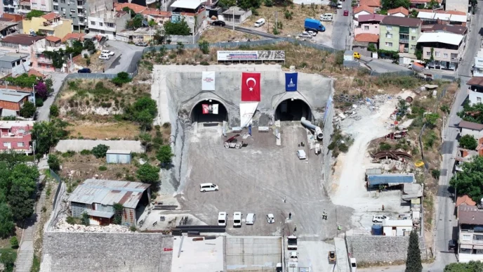 Buca Onat Tüneli Projesi için tahliyeler uzlaşıyla sürüyor