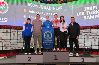 Bursa Büyükşehir Belediyesporlu Sena Çakmak Türkiye ikincisi