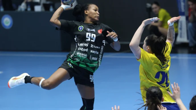 Bursa Büyükşehir Kadınlar Hentbol'de sezonu zirvede tamamladı
