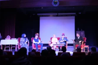 Bursa İnegöl’de “Puşide-i Siyah” tiyatro sösterisi sahnelendi