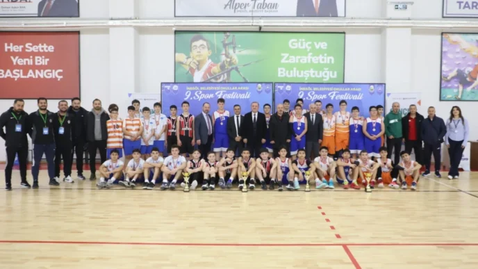 Bursa İnegöl’de Spor Festivalinde potanın yıldızları ödüllerini aldı