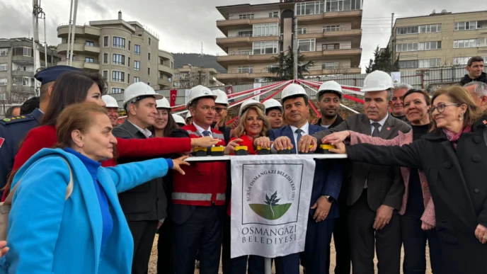 Bursa Osmangazi’de Macide Gazioğlu Kreş ve Gündüz Bakımevi’ne temel atıldı