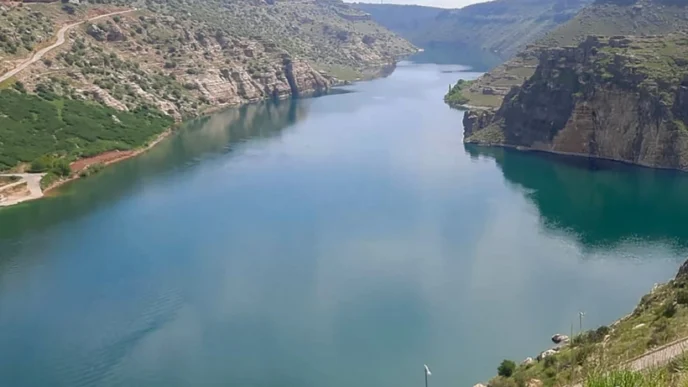 Dicle Barajı'nda kontrollü su tahliyesi