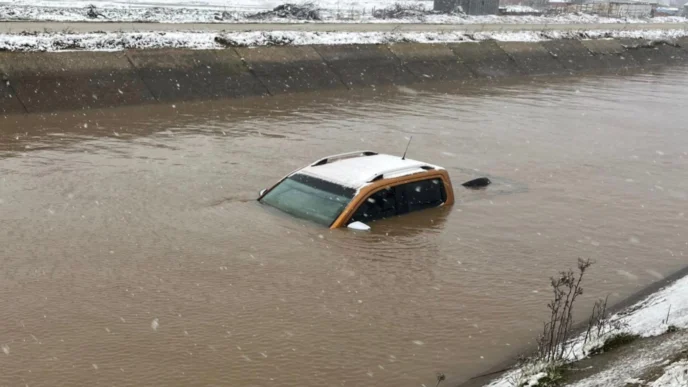 Edirne'de kanala uçan otomobilin sürücüsünün cansız bedeni bulundu