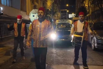 Esenler’de davullu vosvoslar sokaklarda