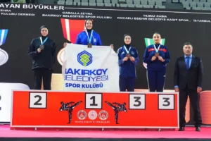 İstanbul Bakırköylü karateciler gururlandırdı