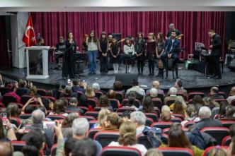 İzmir Bornova'da efsane notalar yankılandı