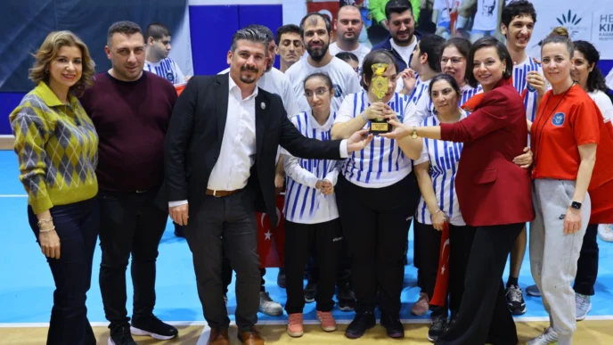 İzmir Karabağlar'da sömestr şenliği bayram havasında geçti