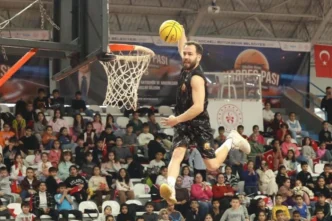 Kocaeli'de Başkan Büyükakın’dan gençlere “Kardeş Pası”