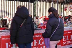 Kocaeli İzmit'te kadınların el emeği pazarı yoğun ilgi gördü