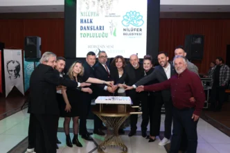 Nilüfer Halk Dansları Topluluğu'ndan 25. yıl kutlaması