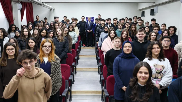 Sakarya'da Başkan Alemdar liselilerle buluştu