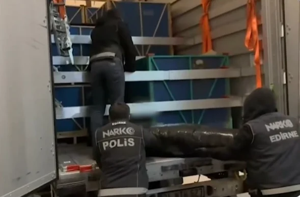 Uyuşturucu baronlarına darbe