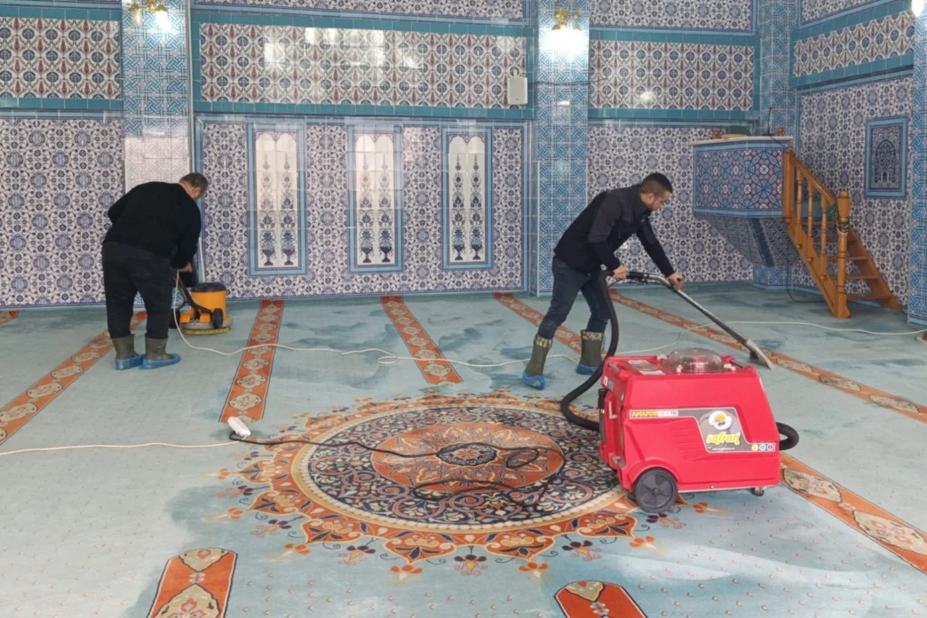 Uzunköprü'de camiler Ramazan öncesi temizlendi