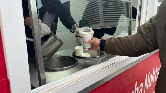 Bornova'nın çorba ikramı Manisa yoluna ulaştı