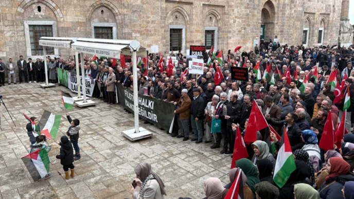 Bursa Gönüllü Kuruluşlar'dan Filistin için tek yürek