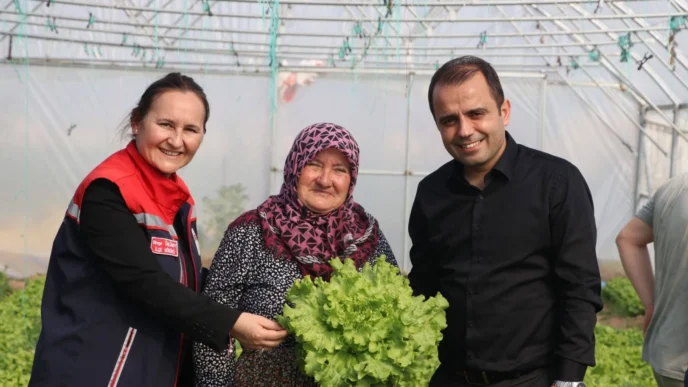 İpsala Esetçe’de 'Meryem Teyze' örneği... Yüzde 75 hibeli serada verimlilik artıyor
