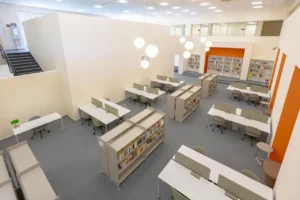 İzmir'de Hasan Ali Yücel Kütüphanesi hizmette