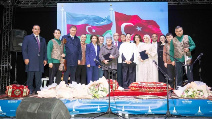 40 yıllık kardeşlik İzmir'de şarkılarla kutlandı