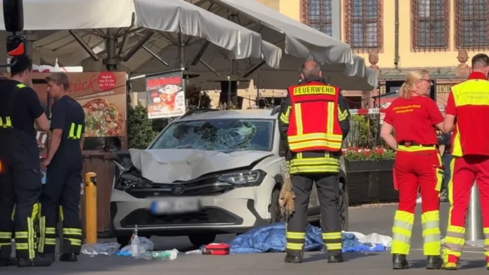 Almanya’da araç yayalara daldı! 2 ölü, çok sayıda yaralı var