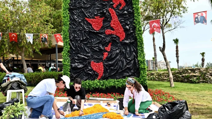 Antalya’da 130 bin çiçekle görsel şov
