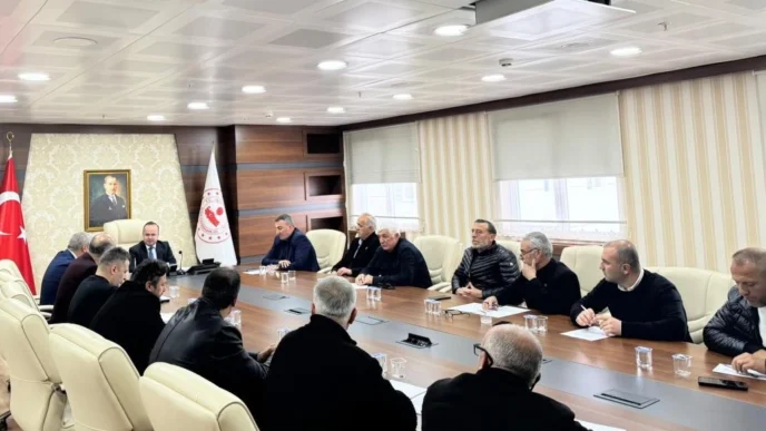 Artvin Hopa’da Köylere Hizmet Götürme Birliği toplandı