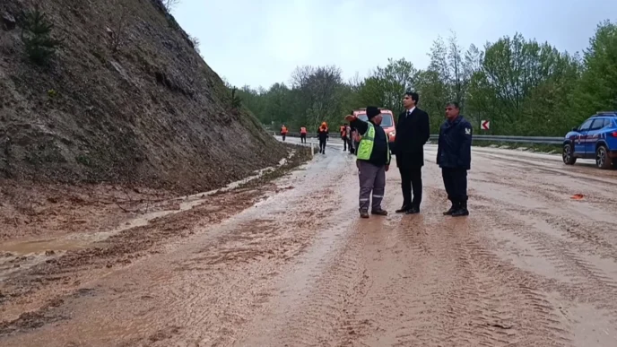Bilecik Gümüşdere'deki heyelan bölgesine yakın mercek