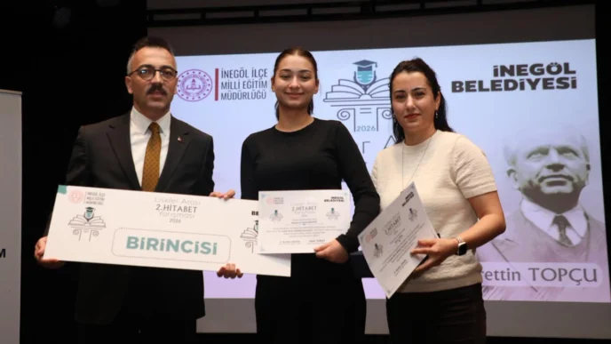 Bursa İnegöl'de liseliler hitabetini konuşturdu