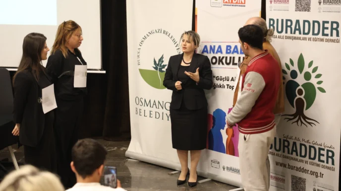 Bursa Osmangazi'de Ana Baba Okulu’nda aile içi şiddet konuşuldu