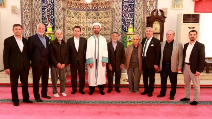 Bursa Osmangazi'de Başkan Erkan Aydın vatandaşlarla bayramlaştı