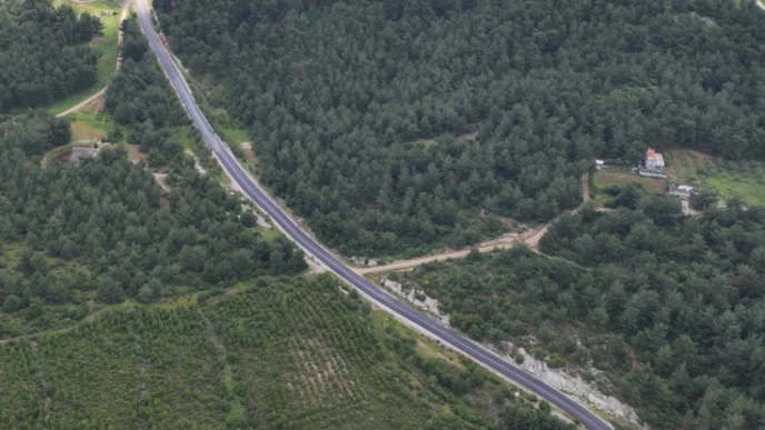Manisa kırsalı sıcak asfaltla buluşturuyor