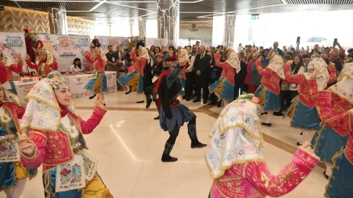 Denizli'de Üreten Kadınlar Festivali coşkuyla başladı
