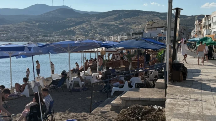 Dikili Çandarlı sahillerinde 'işgal' tartışması