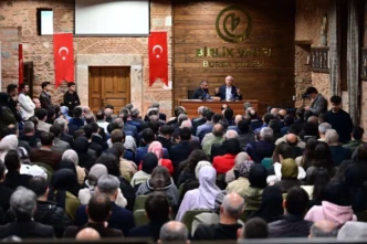 Efkan Ala Birlik Vakfı’nda gençlerle buluştu