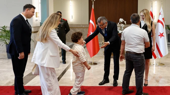 Erhürman Çifti KKTC'de bayram tebriklerini kabul etti