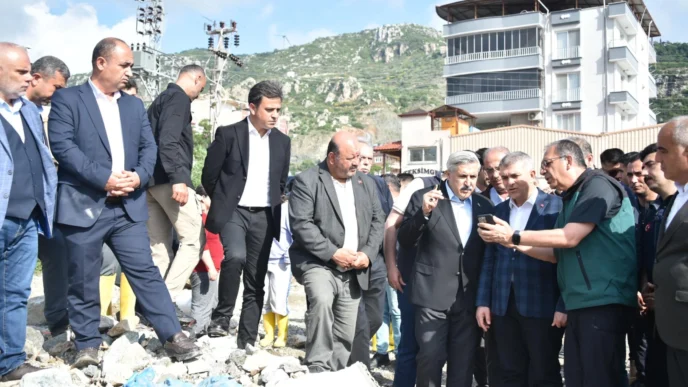 Hüseyin Yayman Hatay'da sel bölgesinde incelemelerde bulundu