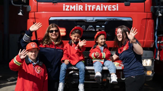 İzmir'de alevlere koşan süper anneler