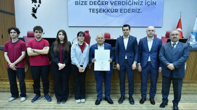 Kayseri Büyükşehir'den 19 Mayıs Temsili Gençlik Meclisi Projesi'ne tam destek