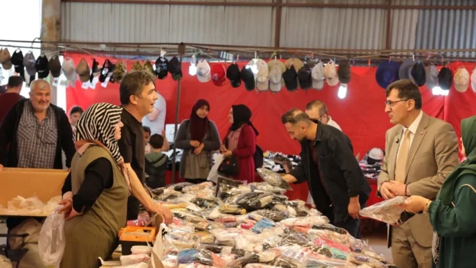 Kütahya'da Başkan Kahveci'den Bayram Pazarı’na ziyaret