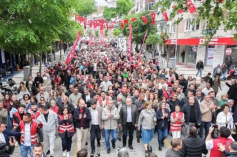 Manisa'da Başkan Dutlulu emekçilerle omuz omuzaydı
