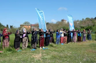 Şalvarlı sporla sağlıklı yaşama renkli farkındalık