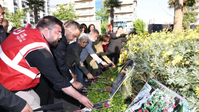 Üç fidan İzmir Çiğli’de anıldı