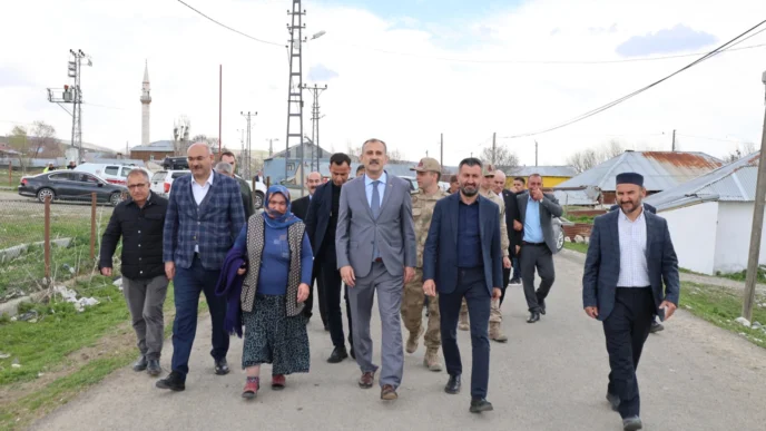 Vali Bozkurt köy köy dolaşıyor