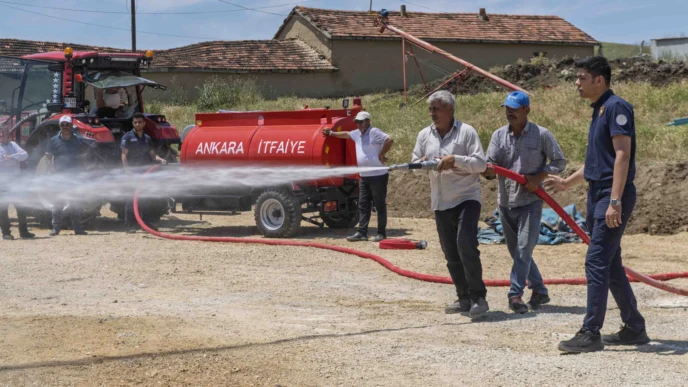 Ankara'da kırsal mahallelere yangın söndürme tankeri desteği