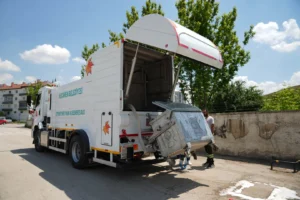 Ankara Keçiören'de konteynerler tek tek yıkanıyor