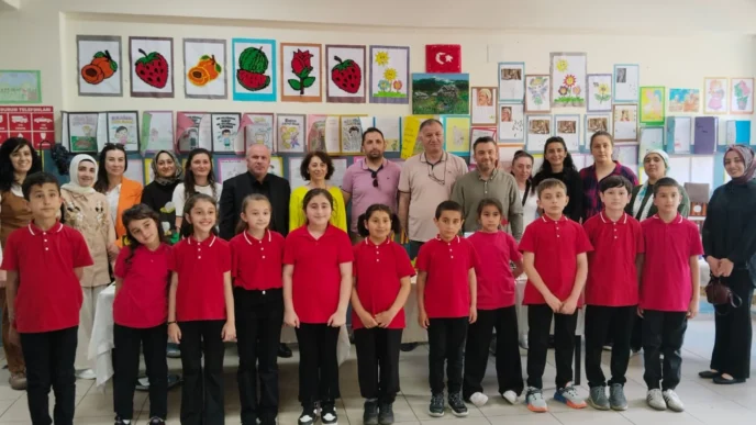 Artvin'de ilkokul öğrencilerince hazırlanan sergi büyük ilgi gördü